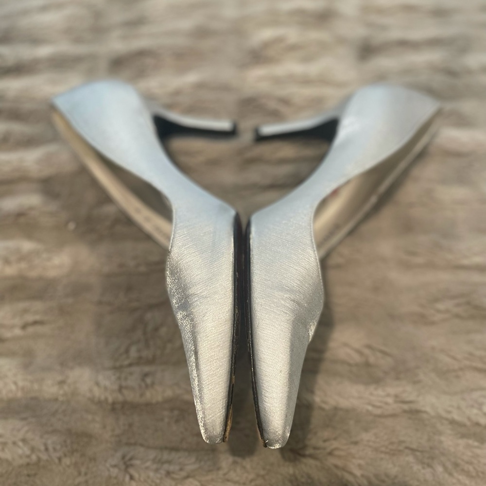 Stuart Weitzman Silver Glitter Point Toe Heels 9 - image 7